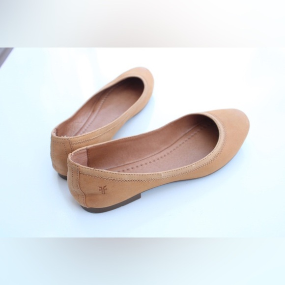 Frye flats - Picture 1 of 9